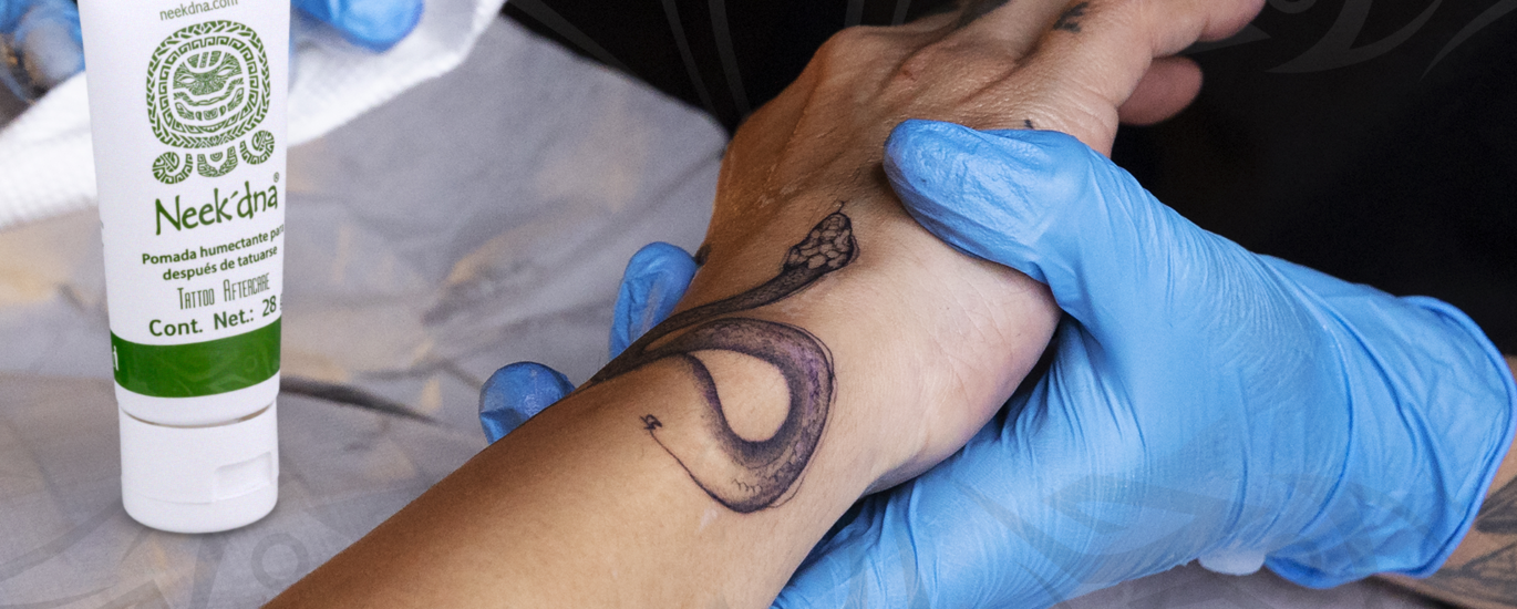 importancia de usar pomada humectante neekdna despues de tatuarte blog